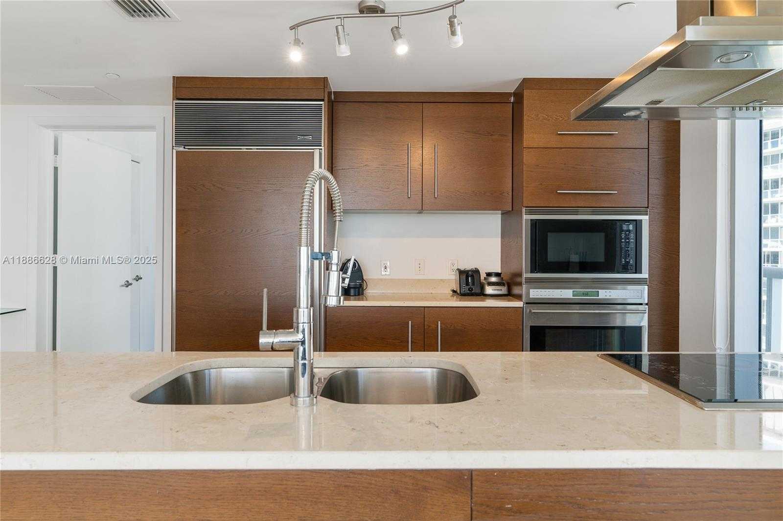 Small Image of 495 BRICKELL AVE #4802, Miami Number 15