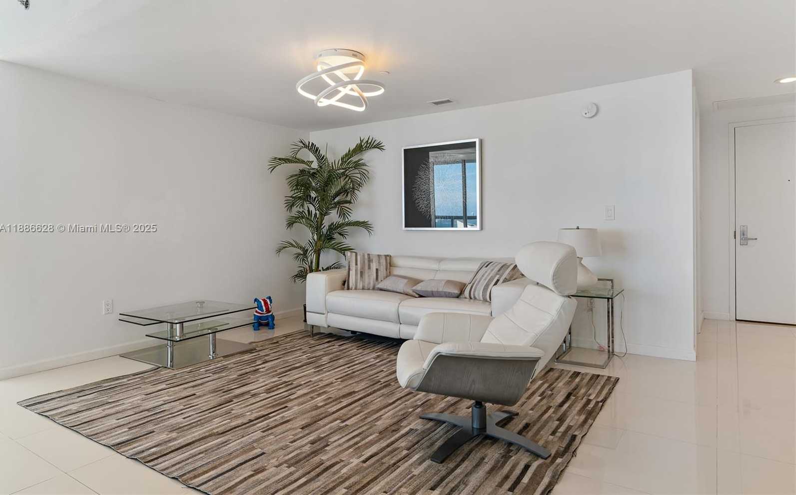 Small Image of 495 BRICKELL AVE #4802, Miami Number 21