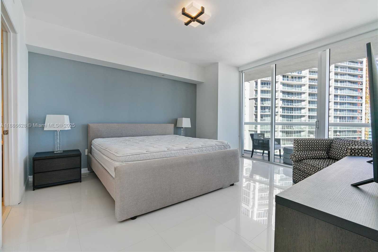 Small Image of 495 BRICKELL AVE #4802, Miami Number 22