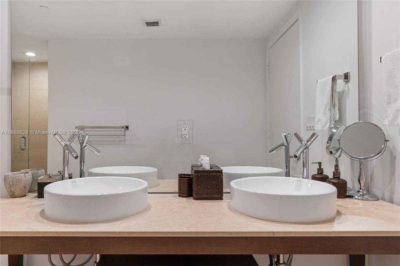 Small Image of 495 BRICKELL AVE #4802, Miami Number 23