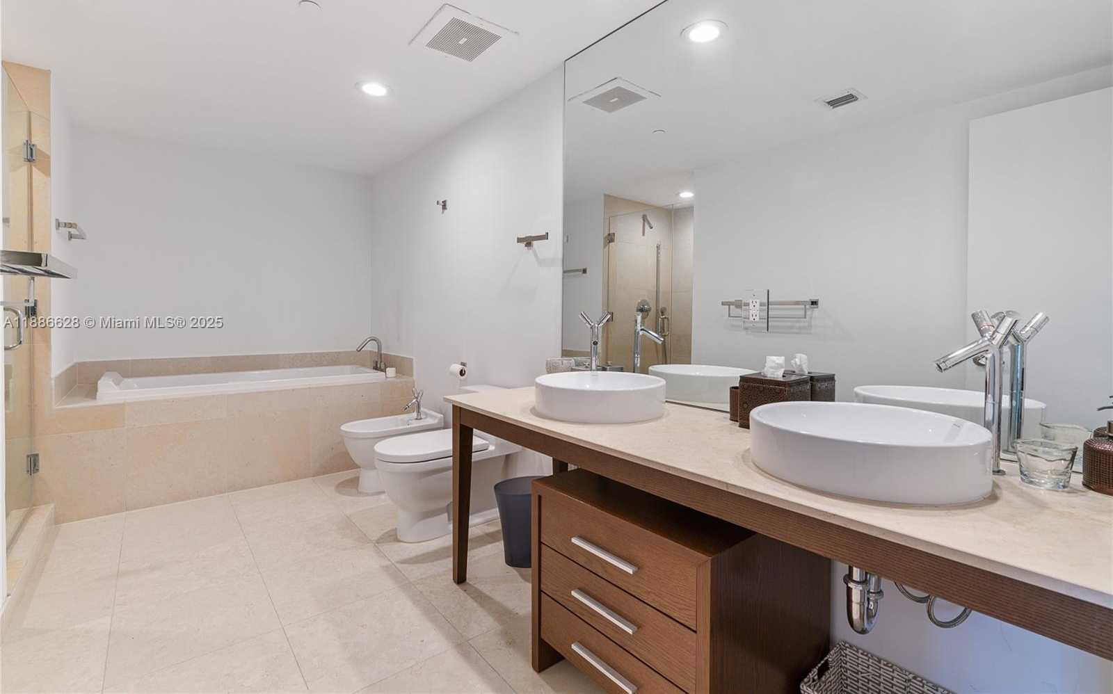 Small Image of 495 BRICKELL AVE #4802, Miami Number 26