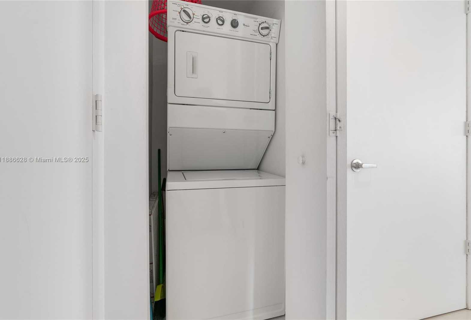 Small Image of 495 BRICKELL AVE #4802, Miami Number 30