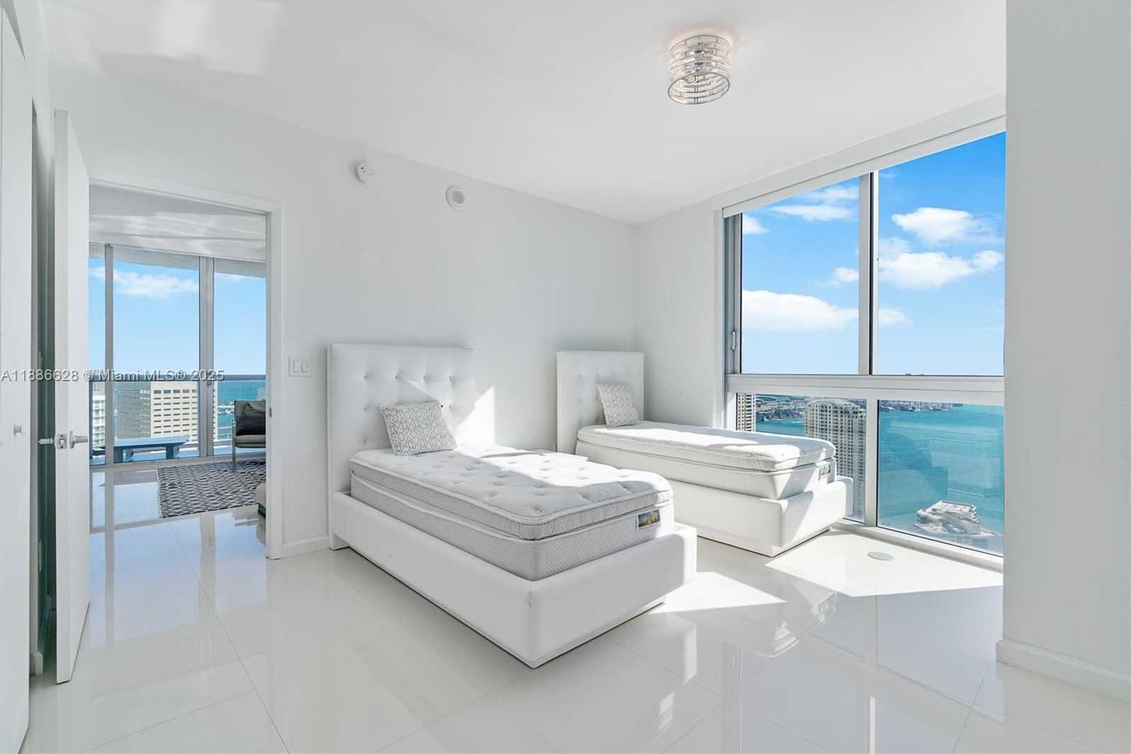 Small Image of 495 BRICKELL AVE #4802, Miami Number 31