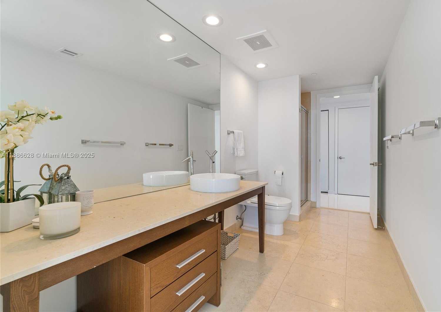 Small Image of 495 BRICKELL AVE #4802, Miami Number 35