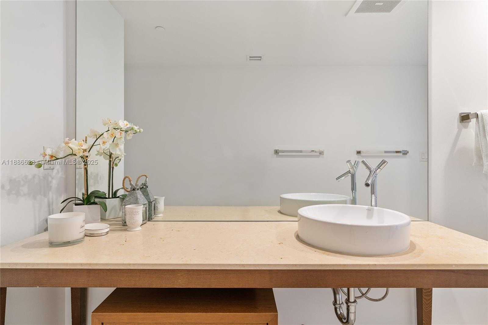 Small Image of 495 BRICKELL AVE #4802, Miami Number 36