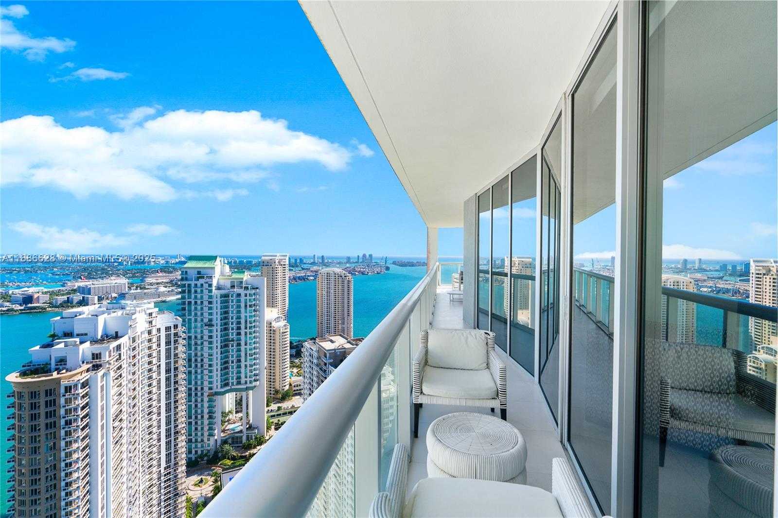 Small Image of 495 BRICKELL AVE #4802, Miami Number 37