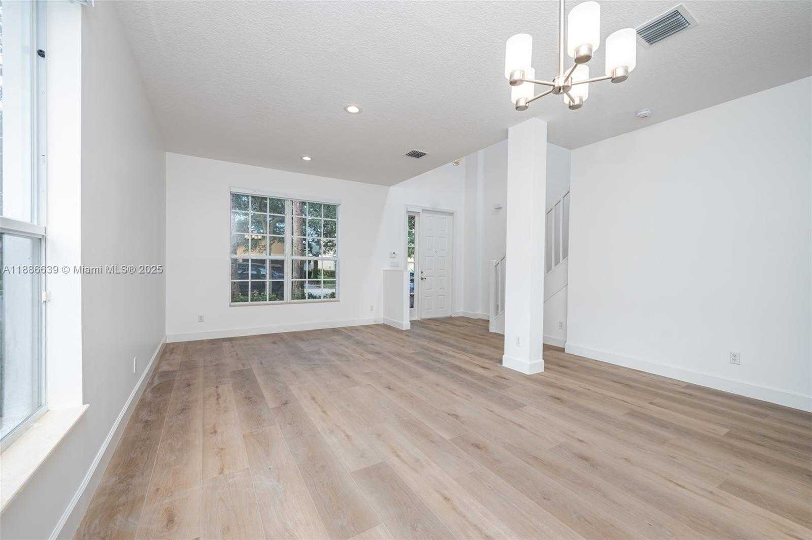 Small Image of 19282 SENECA AV, Weston Number 11