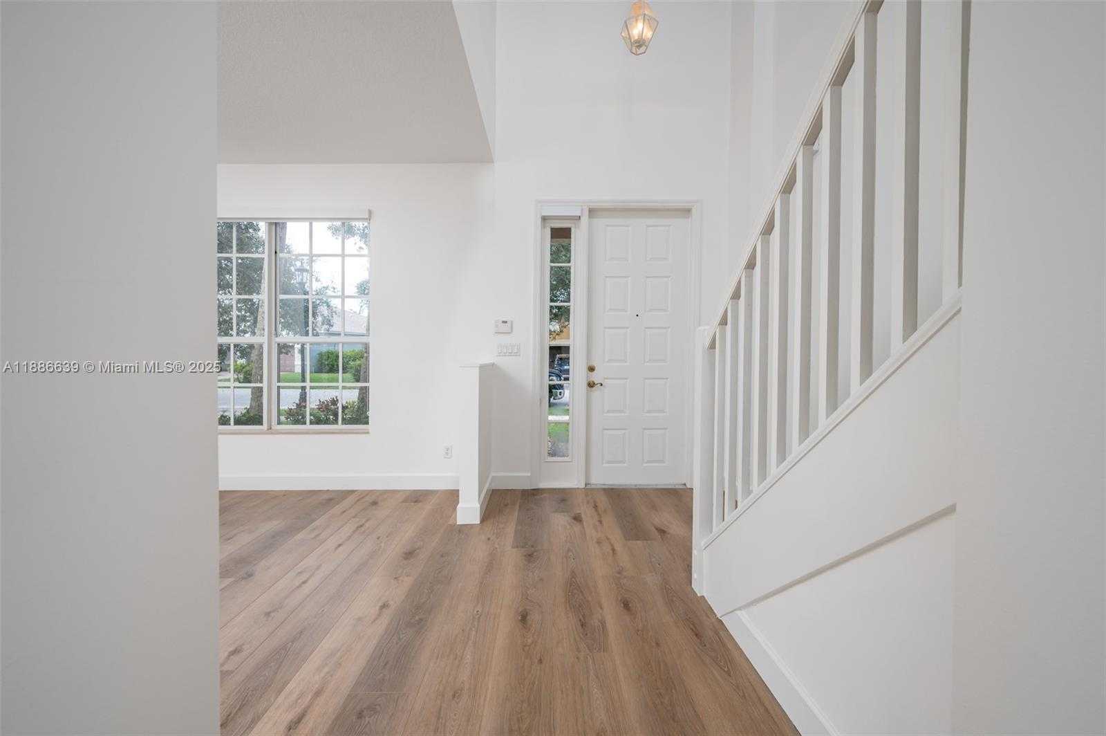 Small Image of 19282 SENECA AV, Weston Number 13