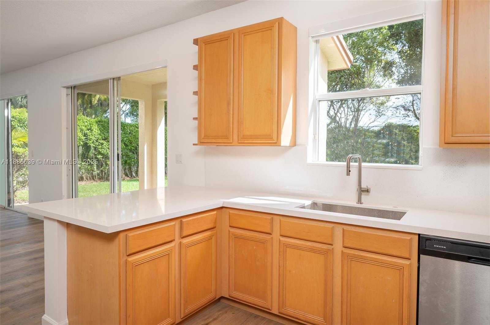 Small Image of 19282 SENECA AV, Weston Number 17