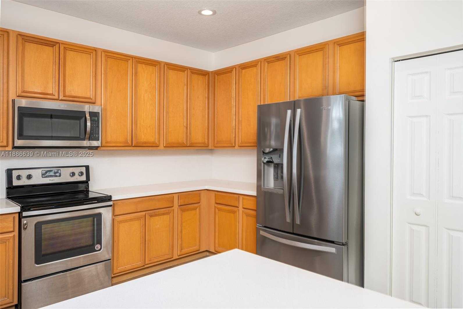 Small Image of 19282 SENECA AV, Weston Number 18