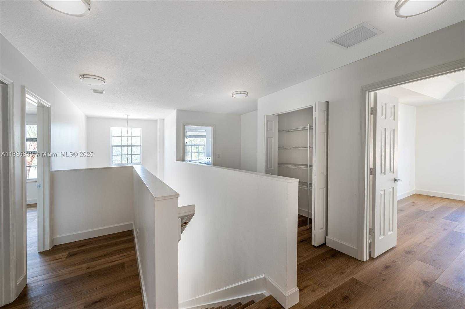 Small Image of 19282 SENECA AV, Weston Number 22