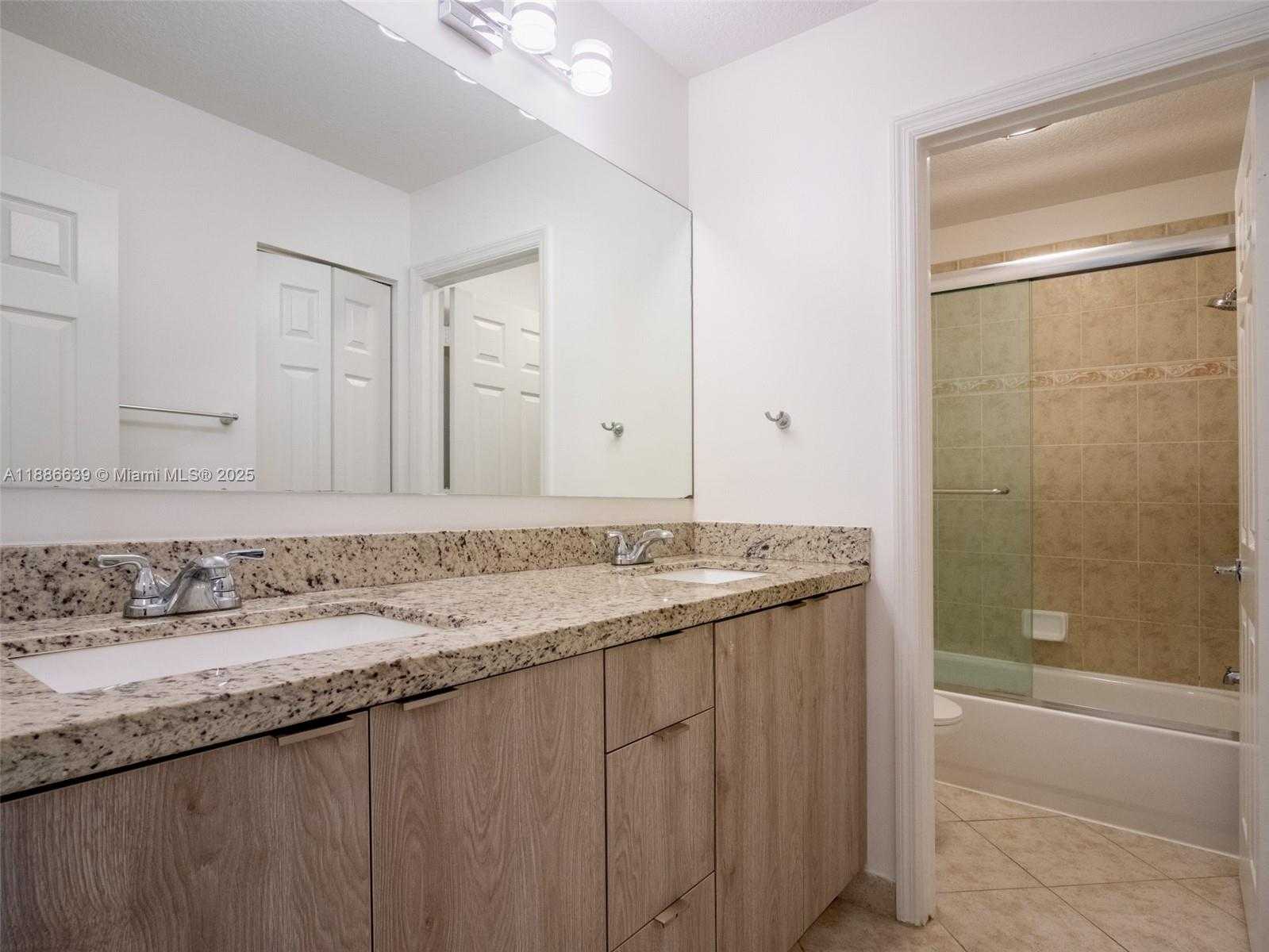 Small Image of 19282 SENECA AV, Weston Number 23