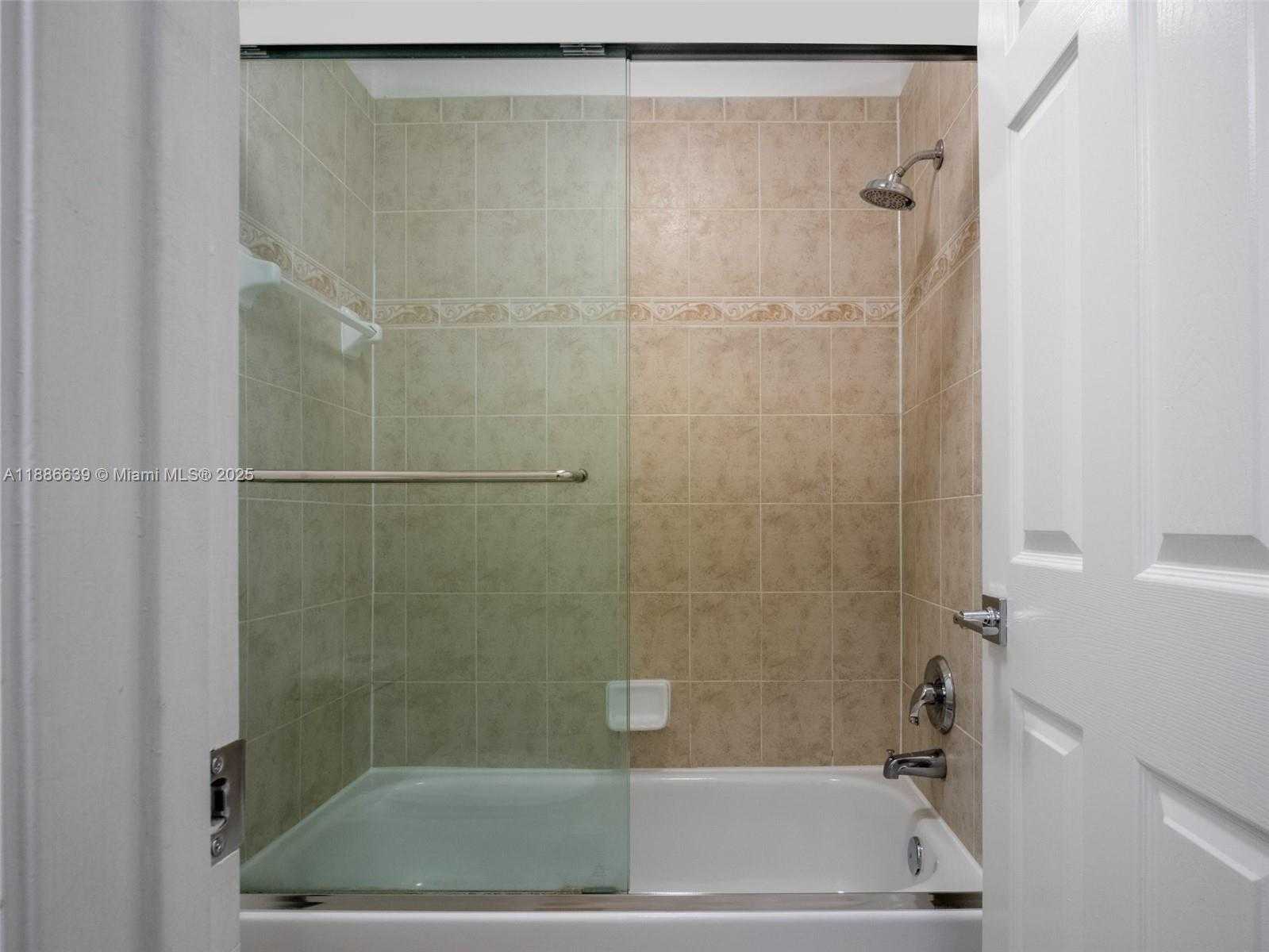 Small Image of 19282 SENECA AV, Weston Number 24