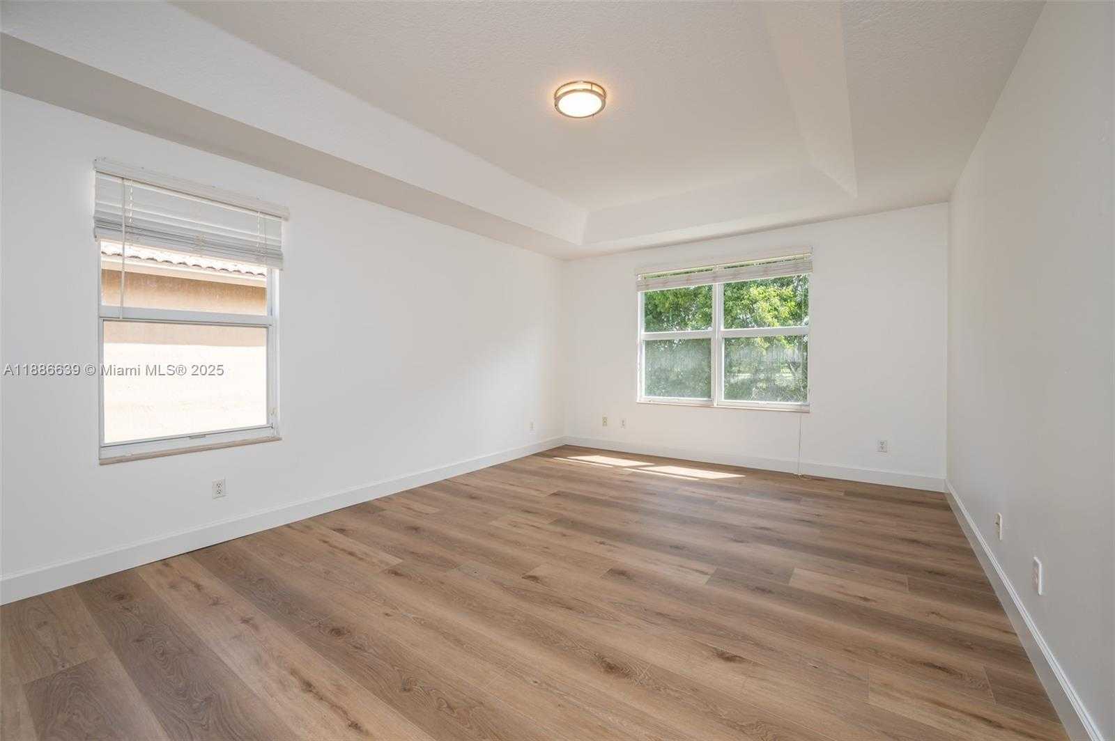 Small Image of 19282 SENECA AV, Weston Number 25