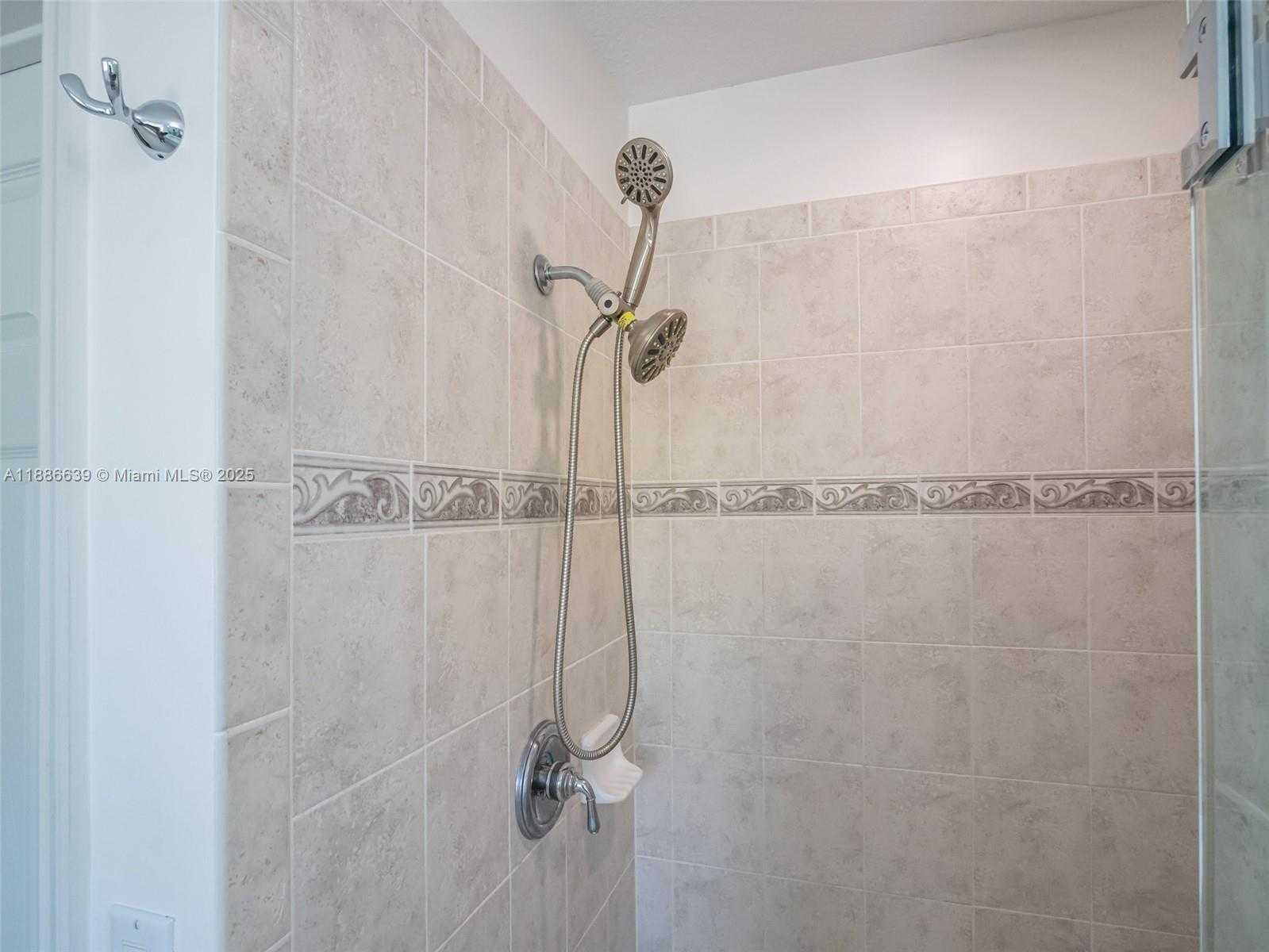 Small Image of 19282 SENECA AV, Weston Number 29