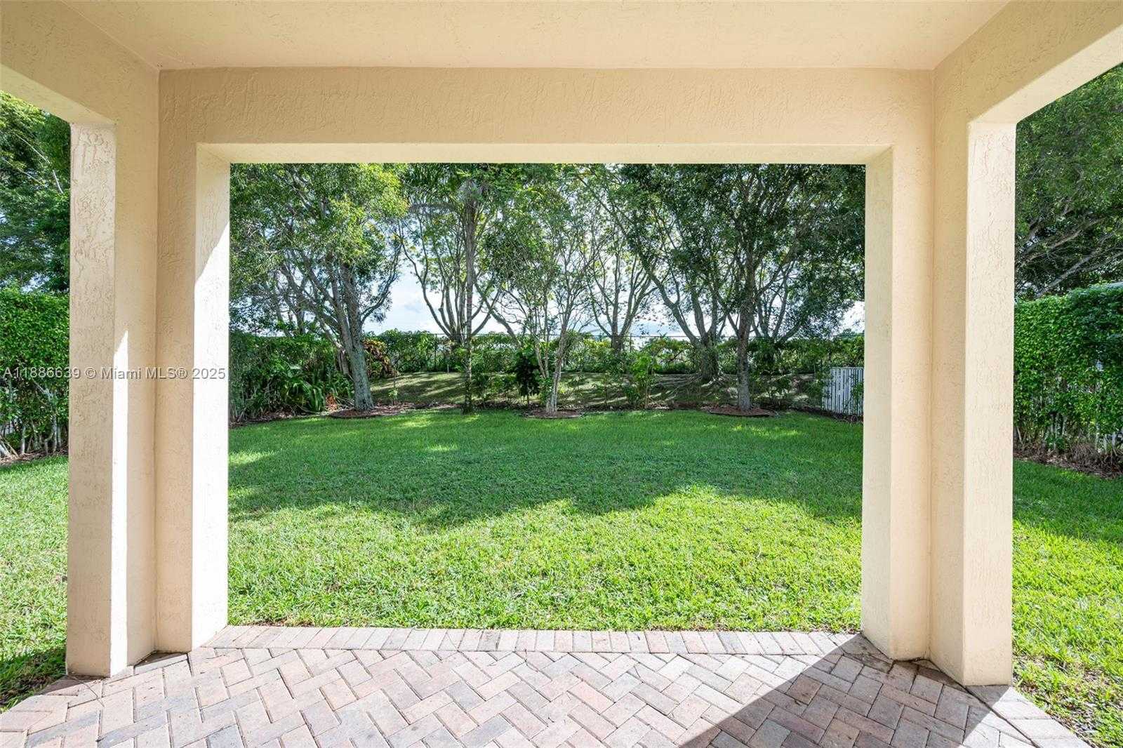 Small Image of 19282 SENECA AV, Weston Number 6