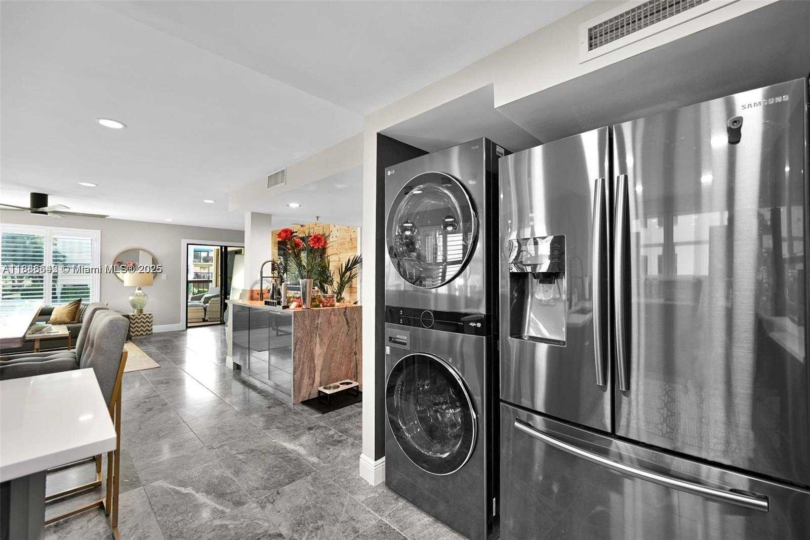 Small Image of 372 GOLFVIEW RD #201, North Palm Beach Number 10