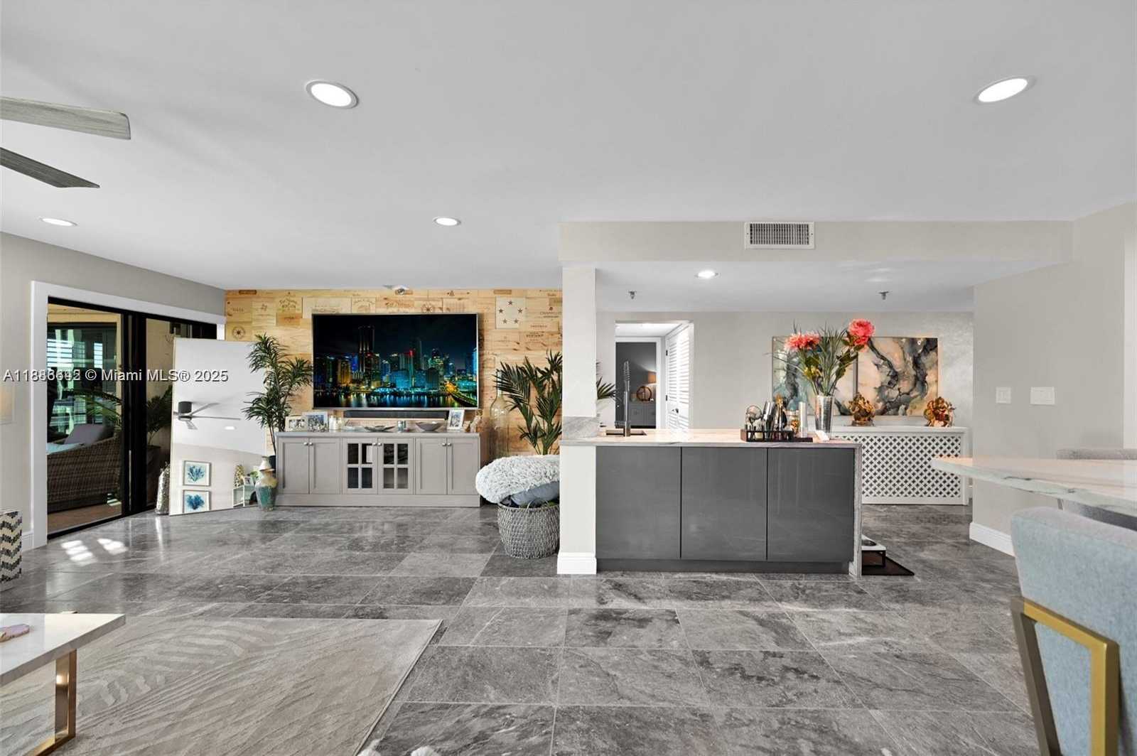 Small Image of 372 GOLFVIEW RD #201, North Palm Beach Number 18