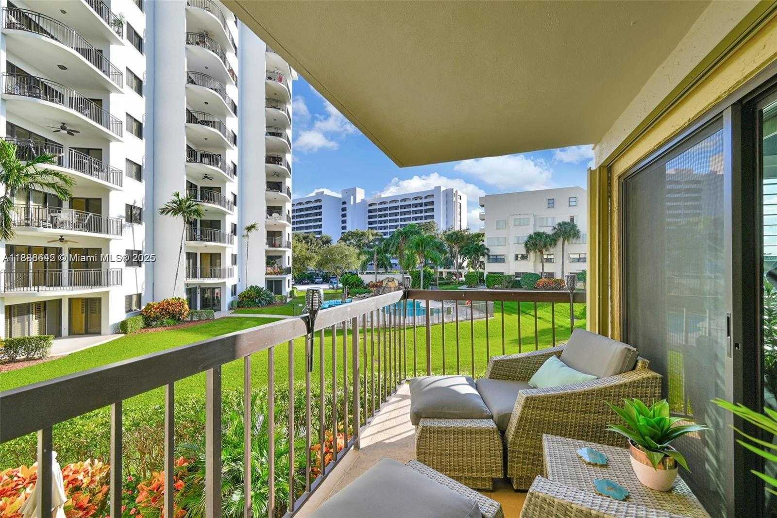 Small Image of 372 GOLFVIEW RD #201, North Palm Beach Number 29