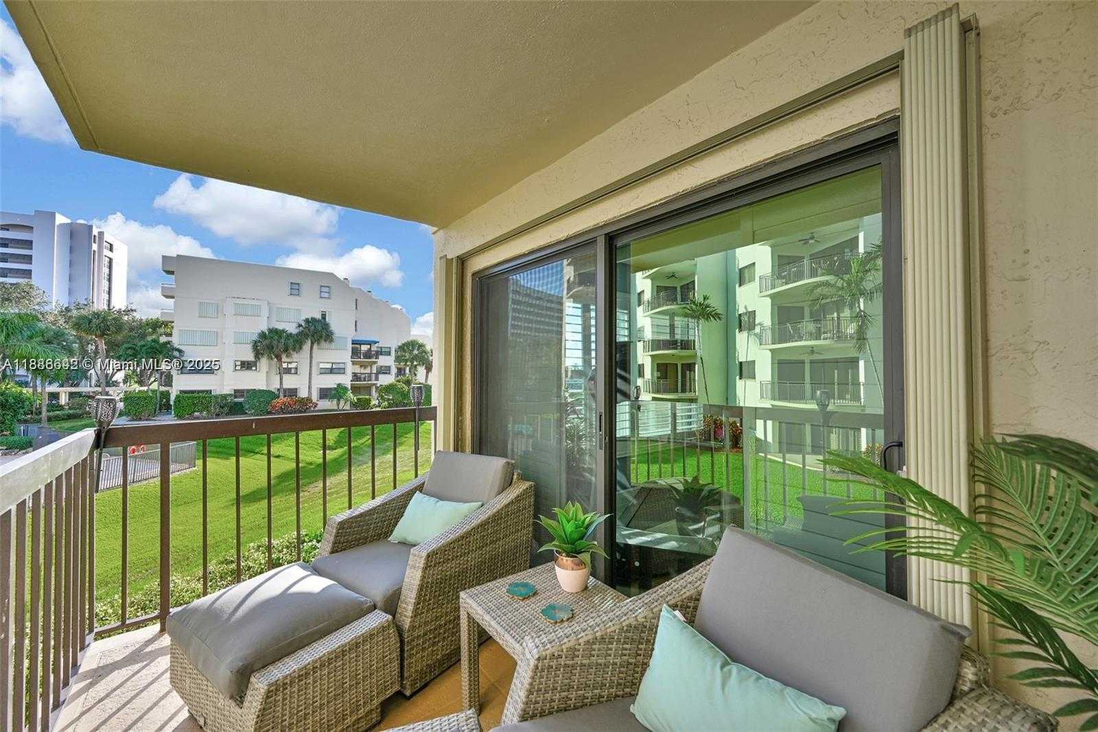 Small Image of 372 GOLFVIEW RD #201, North Palm Beach Number 31