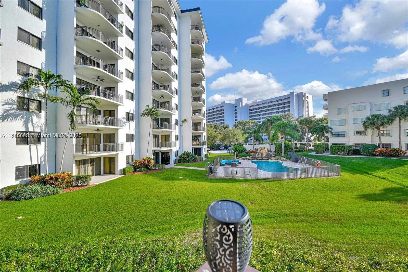 Small Image of 372 GOLFVIEW RD #201, North Palm Beach Number 35