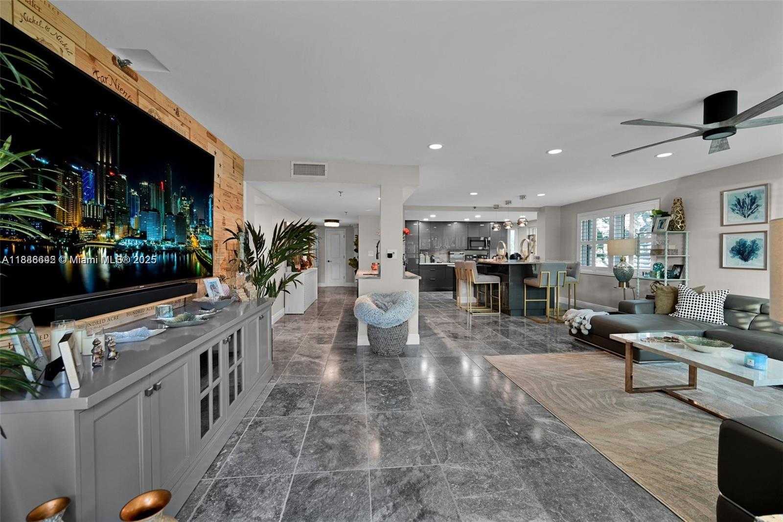 Small Image of 372 GOLFVIEW RD #201, North Palm Beach Number 6