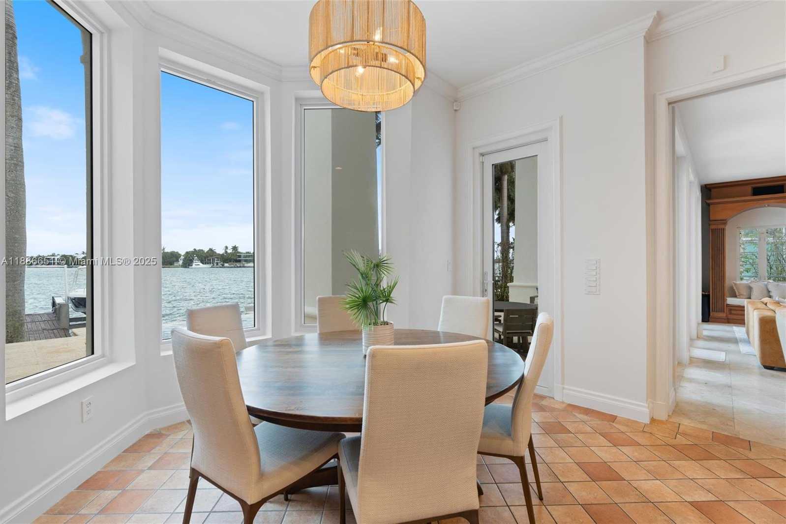 Small Image of 305 NORTH HIBISCUS DR, Miami Beach Number 11