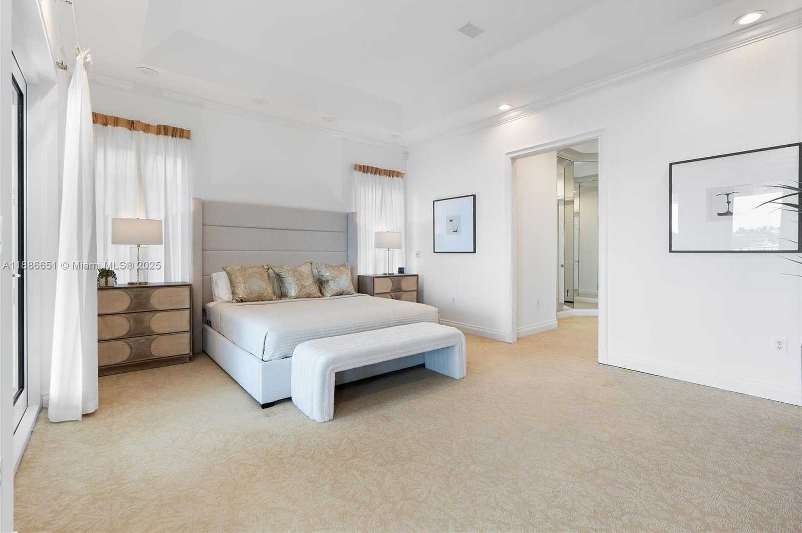 Small Image of 305 NORTH HIBISCUS DR, Miami Beach Number 15