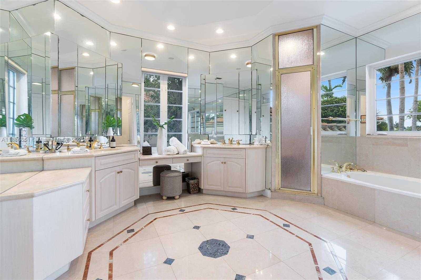 Small Image of 305 NORTH HIBISCUS DR, Miami Beach Number 18