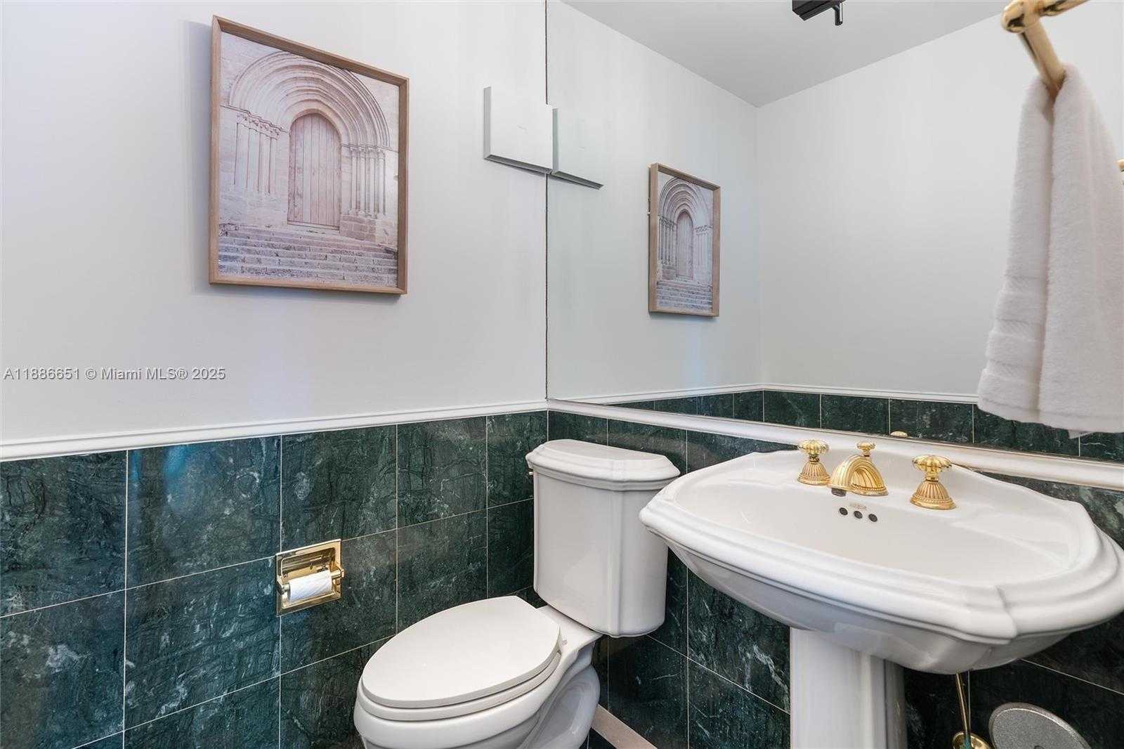 Small Image of 305 NORTH HIBISCUS DR, Miami Beach Number 24