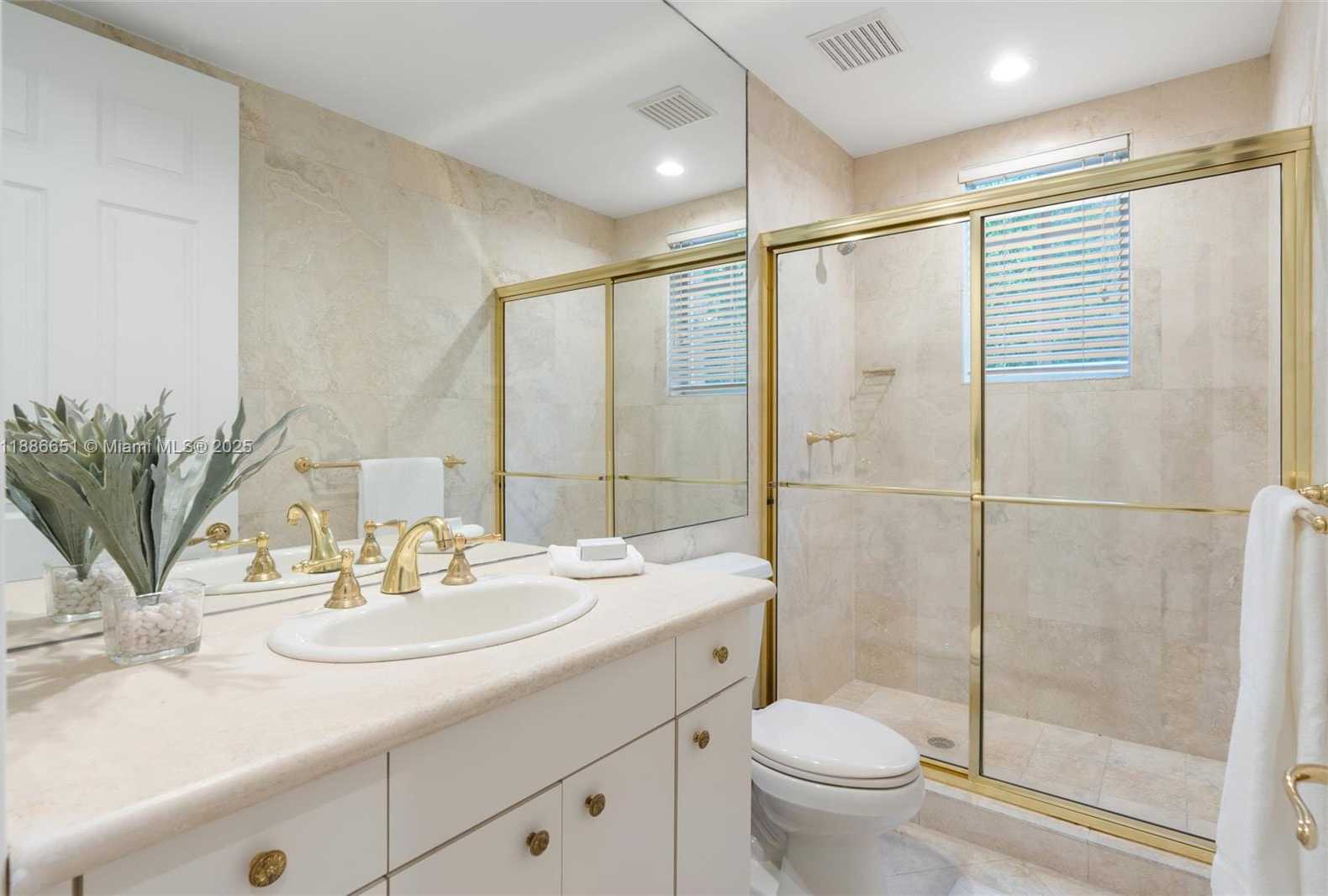Small Image of 305 NORTH HIBISCUS DR, Miami Beach Number 26