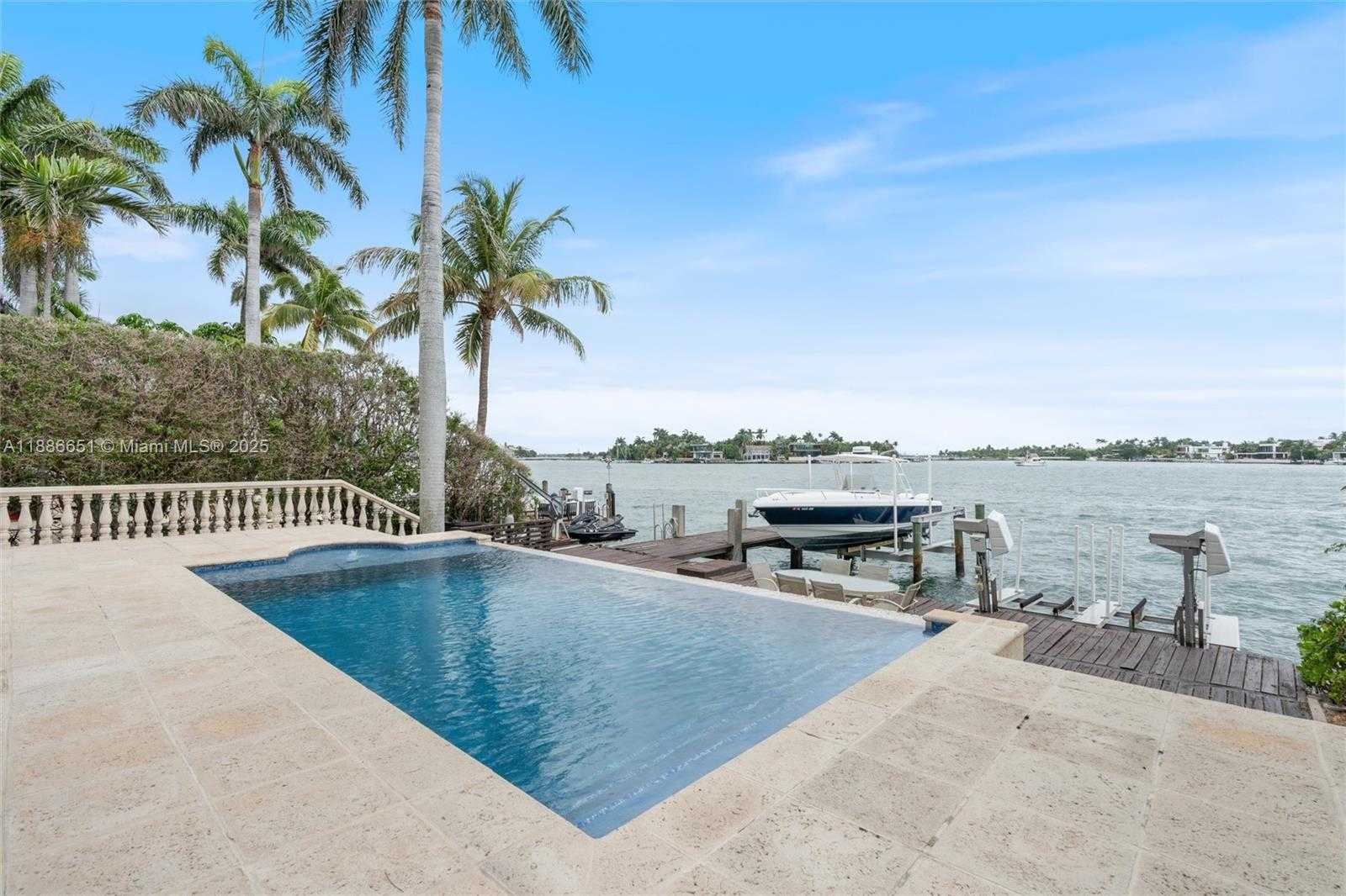 Small Image of 305 NORTH HIBISCUS DR, Miami Beach Number 27