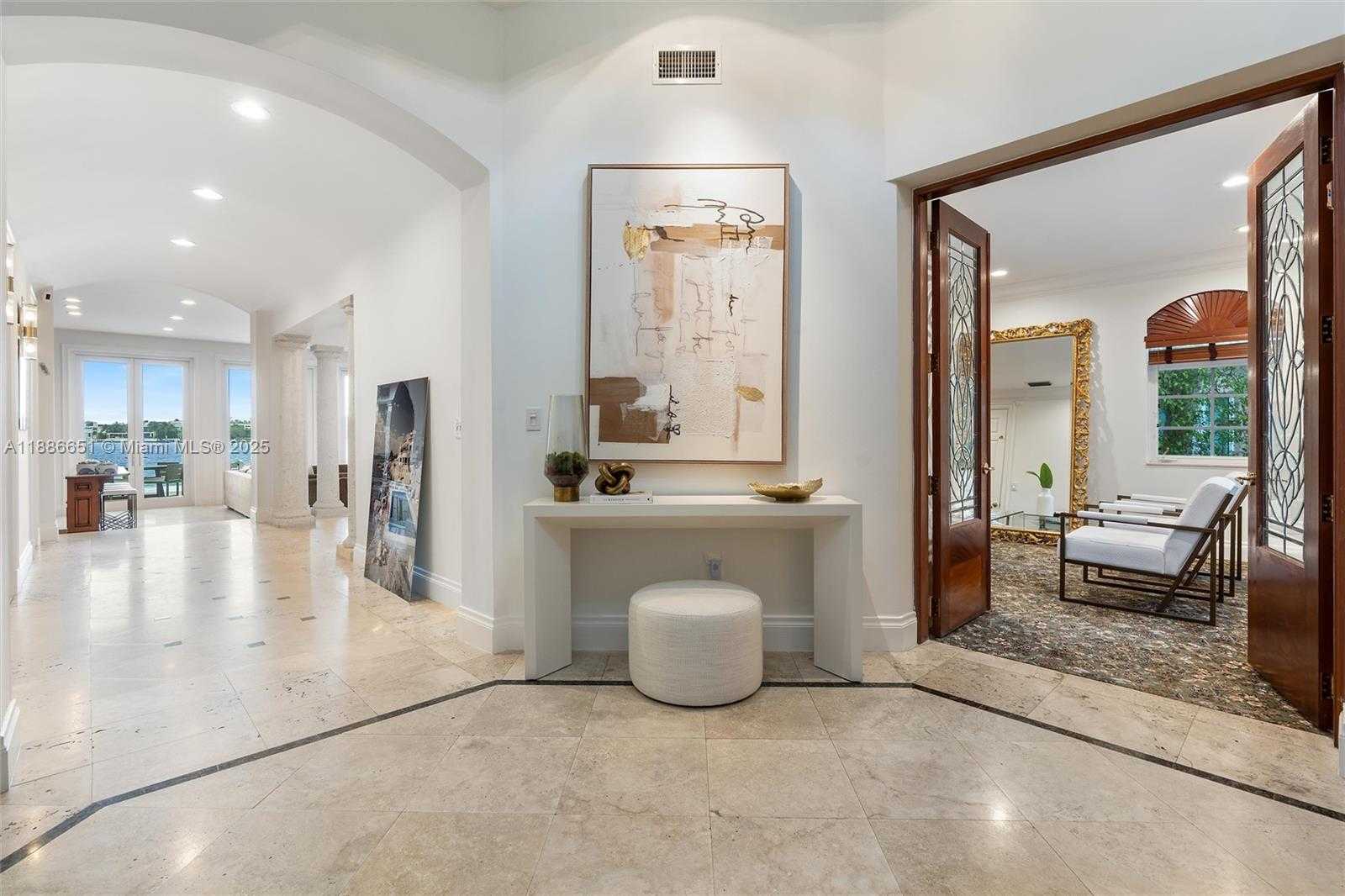 Small Image of 305 NORTH HIBISCUS DR, Miami Beach Number 3