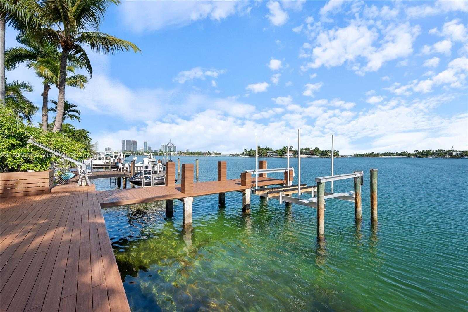 Small Image of 305 NORTH HIBISCUS DR, Miami Beach Number 32