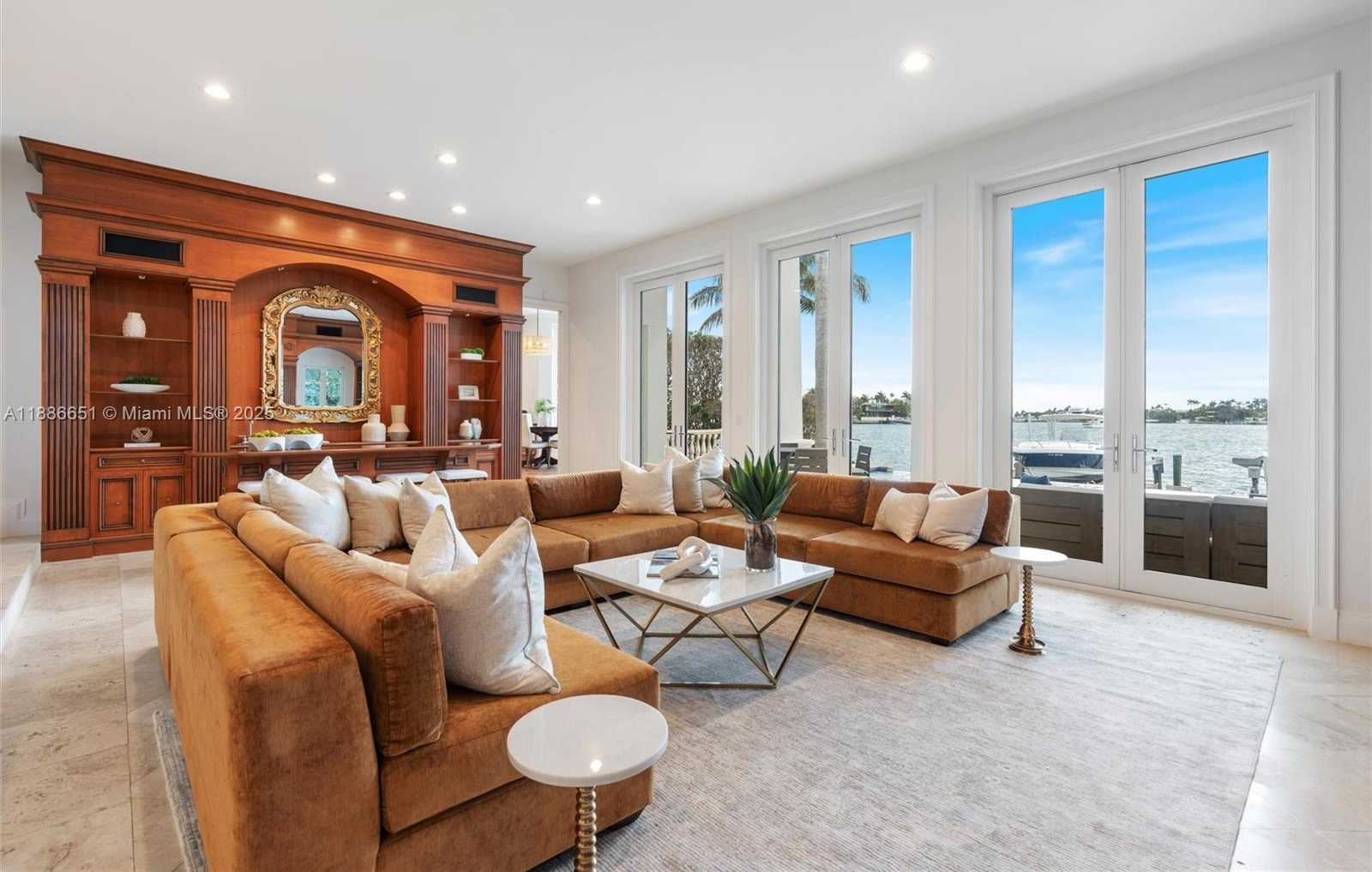 Small Image of 305 NORTH HIBISCUS DR, Miami Beach Number 4