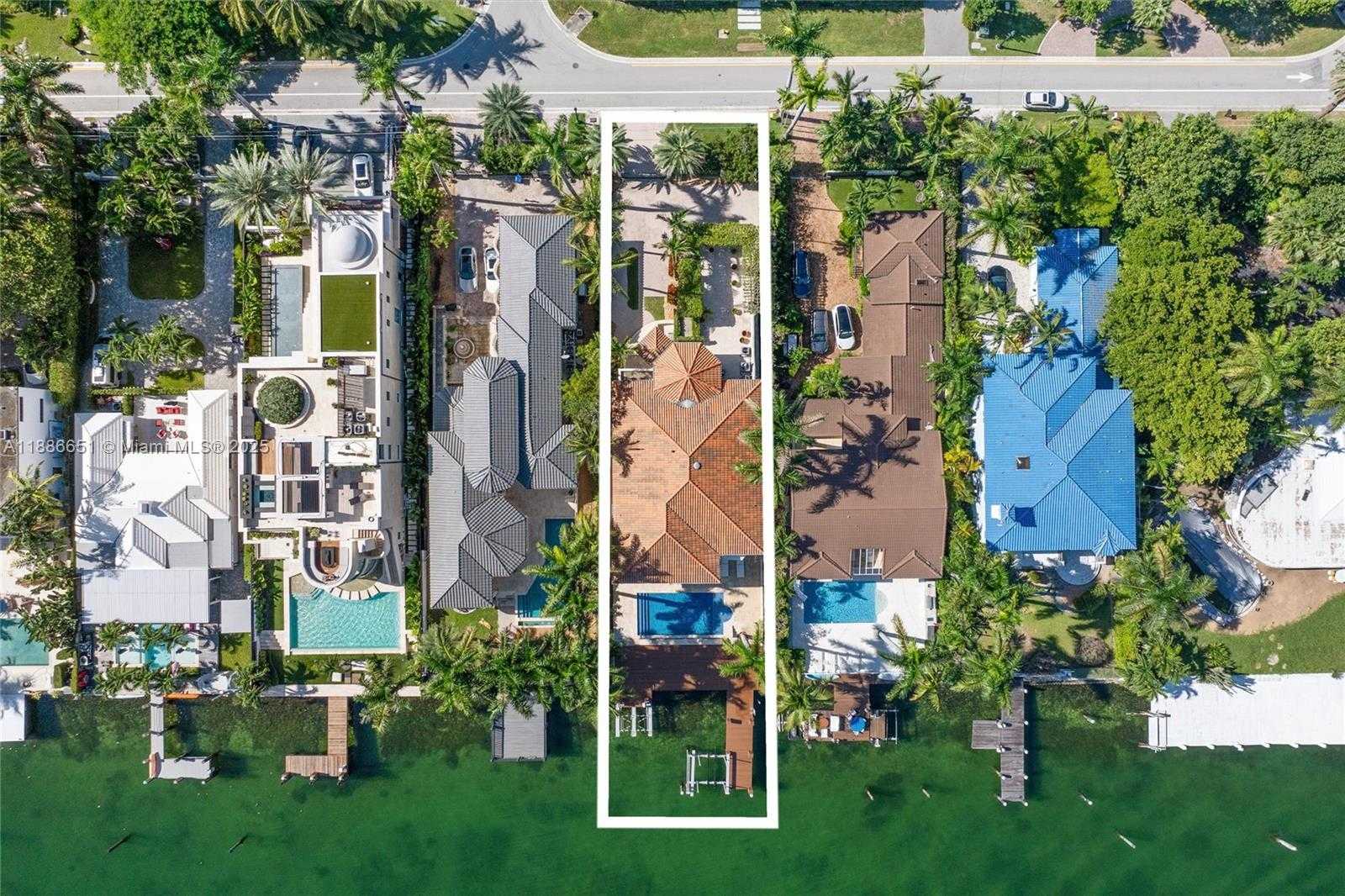 Small Image of 305 NORTH HIBISCUS DR, Miami Beach Number 40