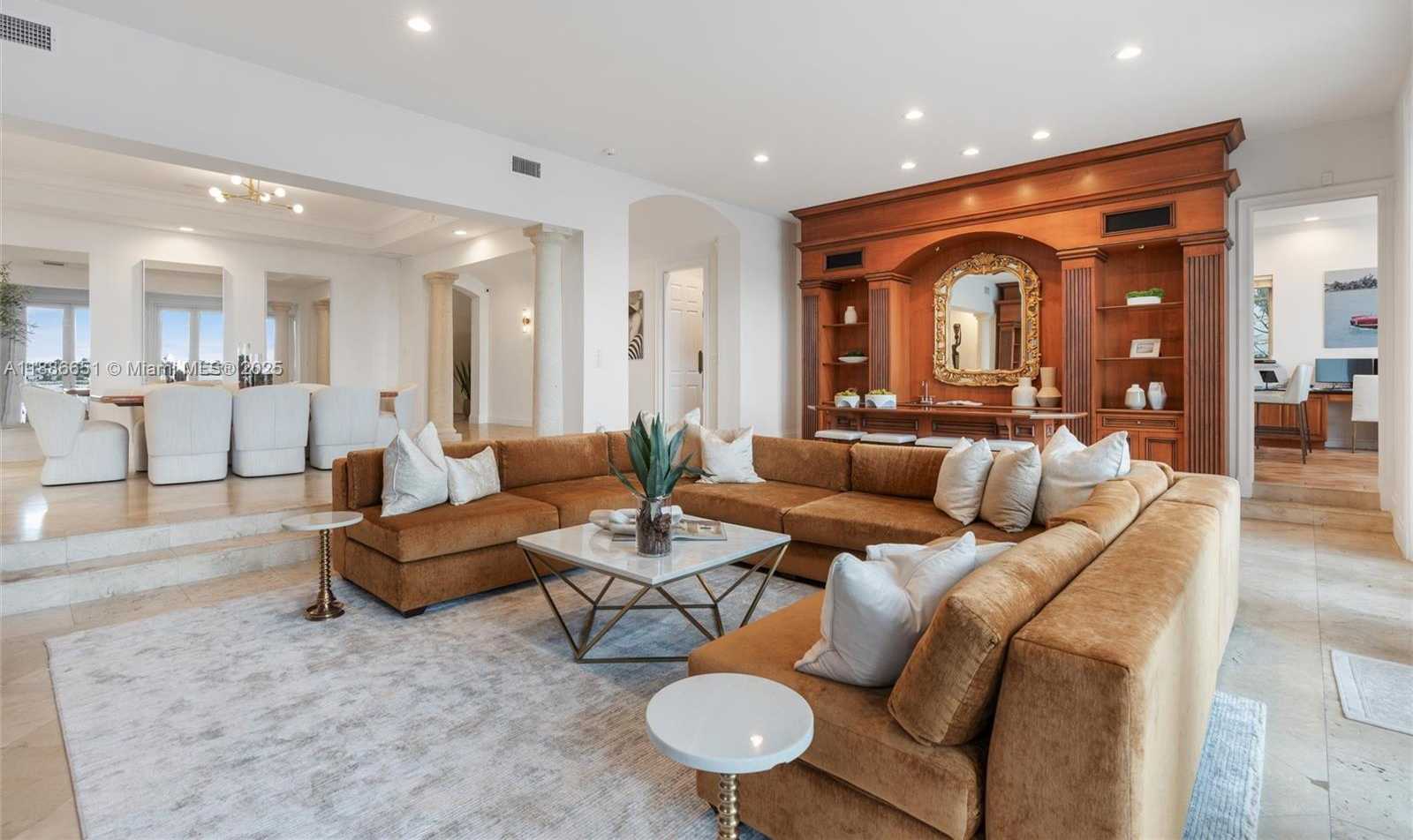Small Image of 305 NORTH HIBISCUS DR, Miami Beach Number 5