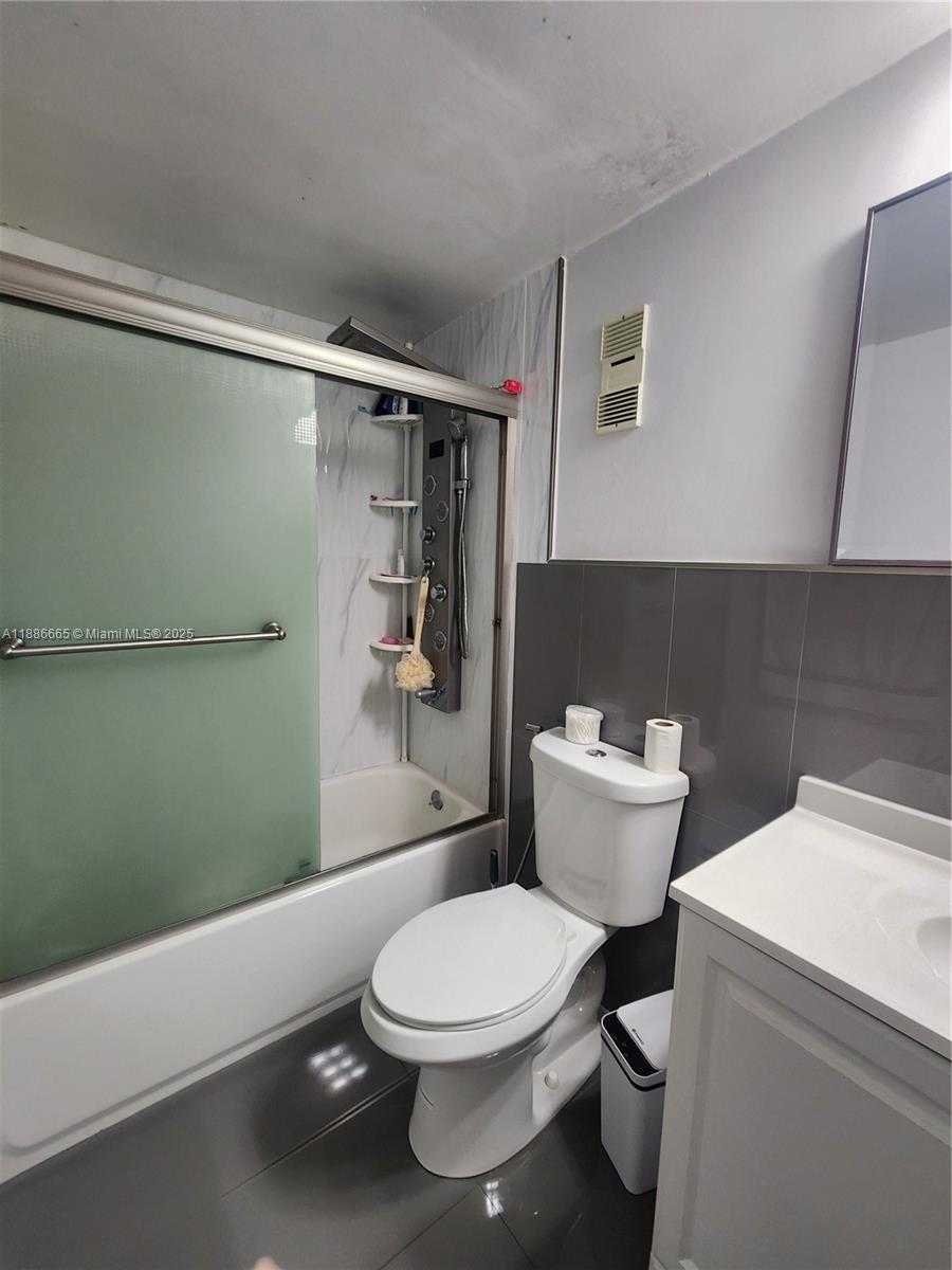 Small Image of 1825 WEST 44TH PL #1208, Hialeah Number 18