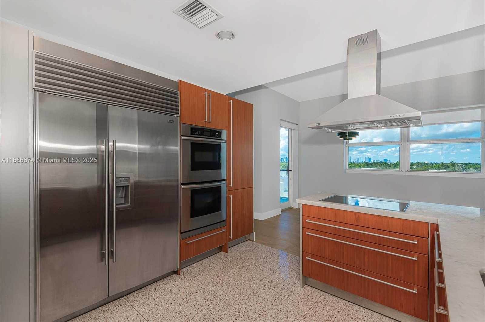 Small Image of 6103 AQUA AVE #605, Miami Beach Number 3