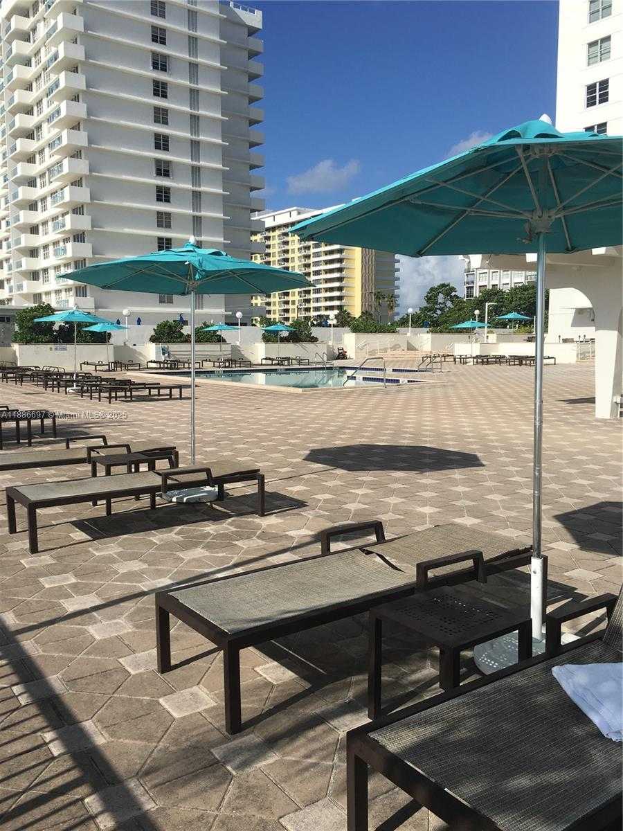 Small Image of 5701 COLLINS AVE #PH09, Miami Beach Number 13