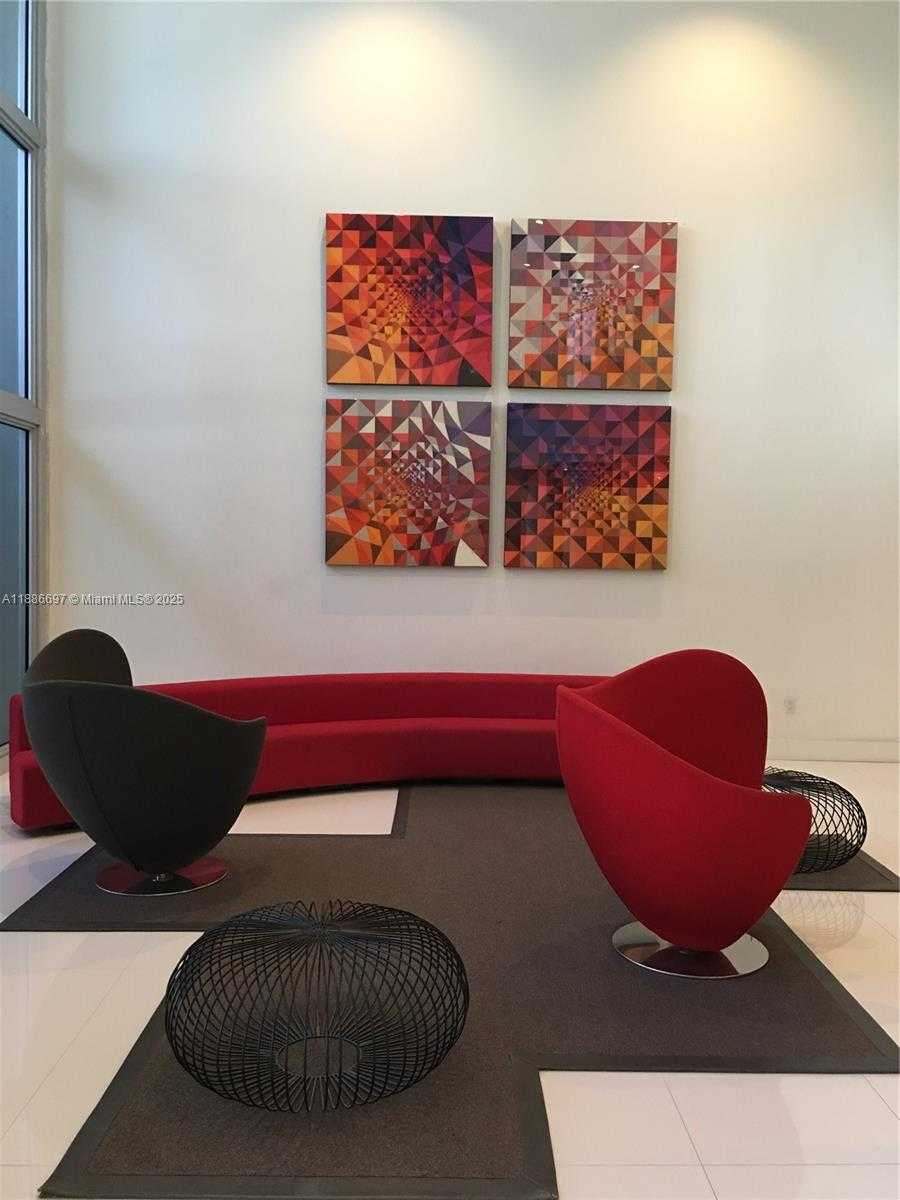 Small Image of 5701 COLLINS AVE #PH09, Miami Beach Number 15