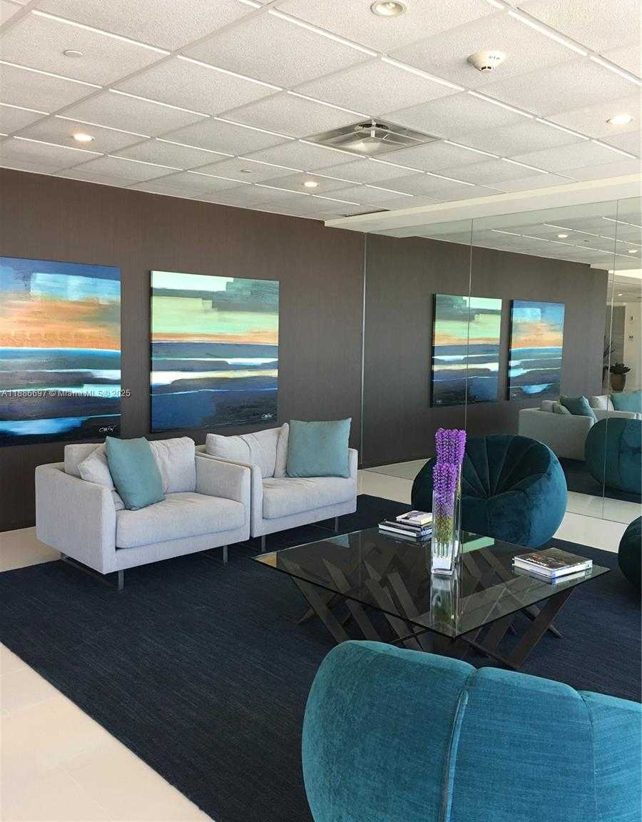 Small Image of 5701 COLLINS AVE #PH09, Miami Beach Number 16