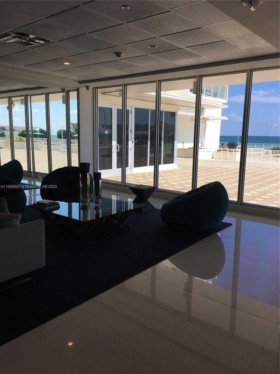 Small Image of 5701 COLLINS AVE #PH09, Miami Beach Number 18