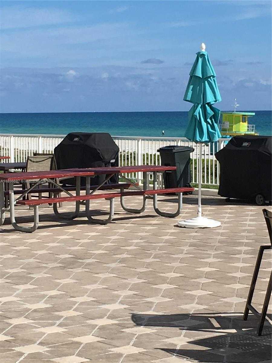 Small Image of 5701 COLLINS AVE #PH09, Miami Beach Number 19