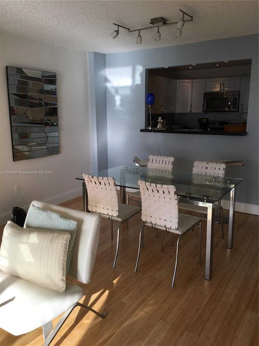 Small Image of 5701 COLLINS AVE #PH09, Miami Beach Number 29