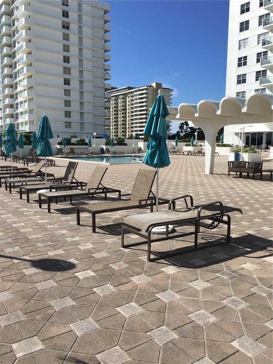 Small Image of 5701 COLLINS AVE #PH09, Miami Beach Number 38