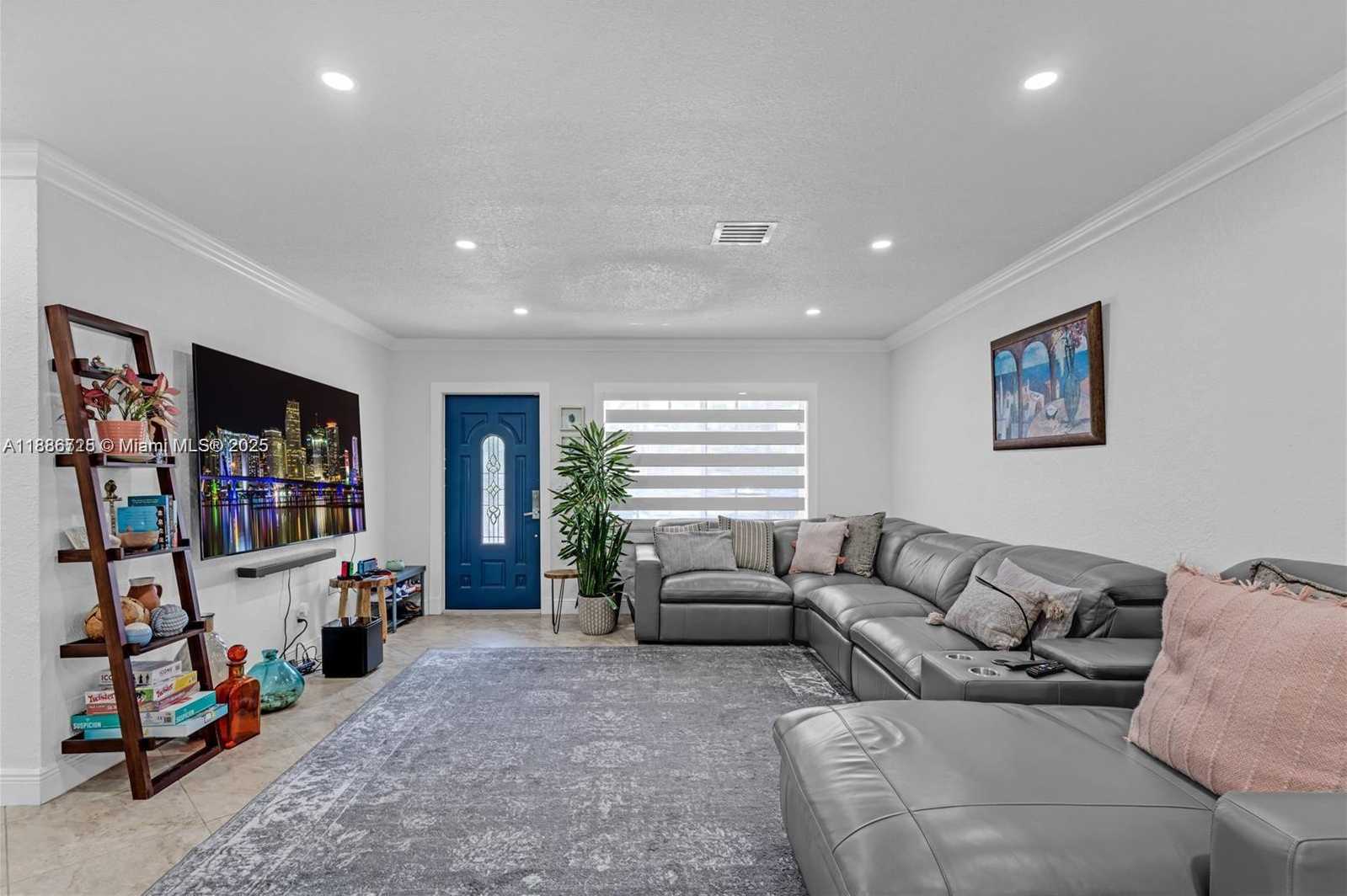 Small Image of 9901 SOUTH WEST 35TH TER, Miami Number 22