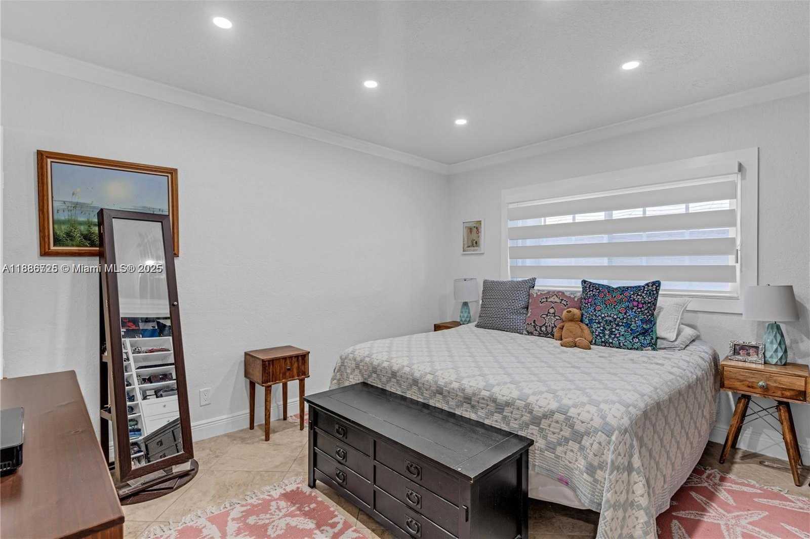 Small Image of 9901 SOUTH WEST 35TH TER, Miami Number 34