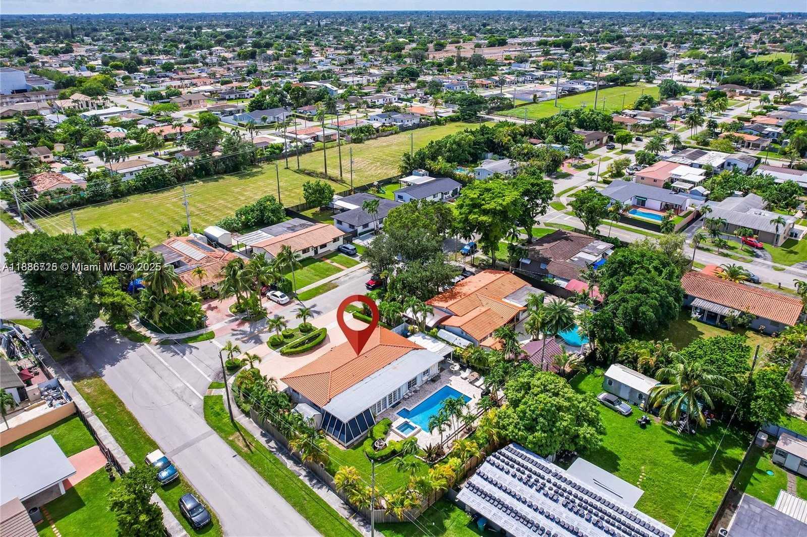 Small Image of 9901 SOUTH WEST 35TH TER, Miami Number 5