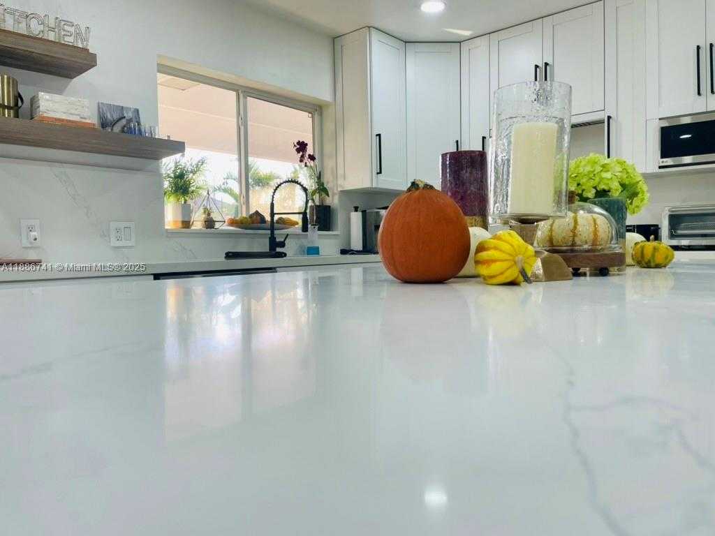 Small Image of 8410 SOUTH WEST 201ST ST, Cutler Bay Number 12